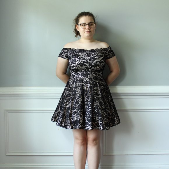 Lace Flare Off the Shoulder Prom Dress - Picture 3 of 9